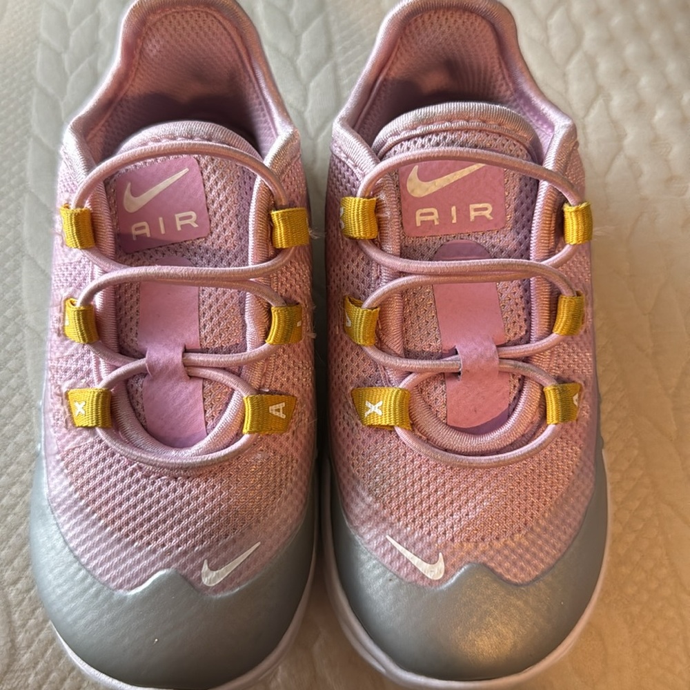 👟👟👧 - Picture 6 of 9